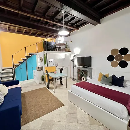 Charming Navona Duplex Apartamento