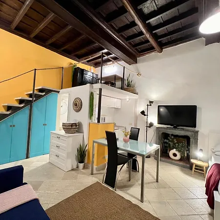 Charming Navona Duplex